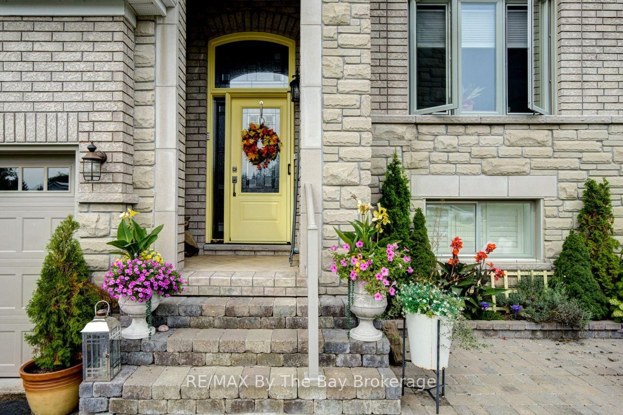 9 Cranberry Heights • Wasaga Beach, ON photo 2