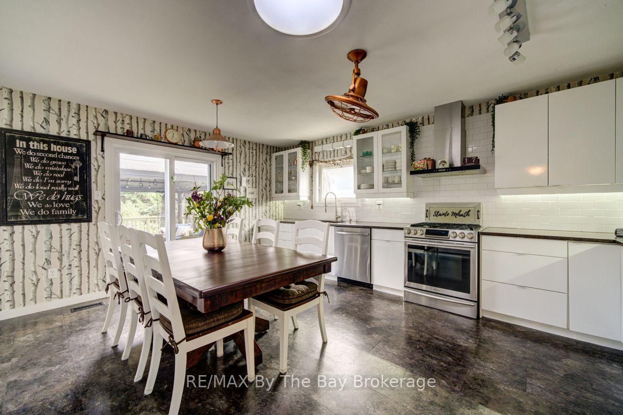 9 Cranberry Heights • Wasaga Beach, ON photo 8