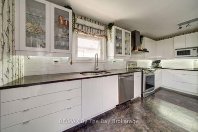 9 Cranberry Heights • Wasaga Beach, ON photo 9