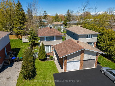 514 Tenth Street • Collingwood, ON photo 2