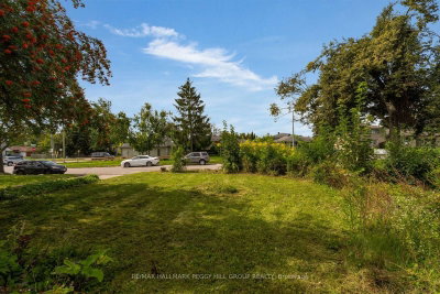 3 Blue Mound Drive • Barrie, ON photo 5