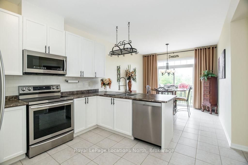 22 Berkshire Avenue • Wasaga Beach, ON photo 10