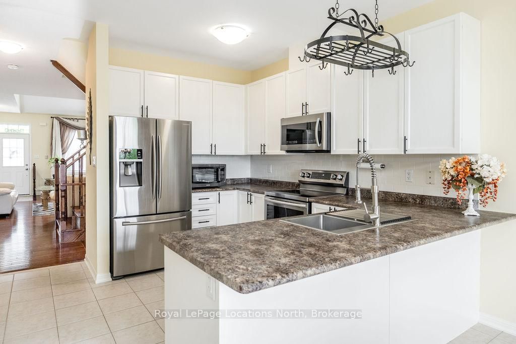 22 Berkshire Avenue • Wasaga Beach, ON photo 12