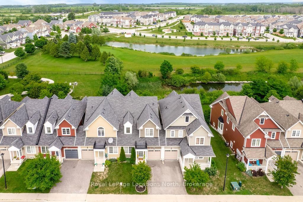 22 Berkshire Avenue • Wasaga Beach, ON photo 3