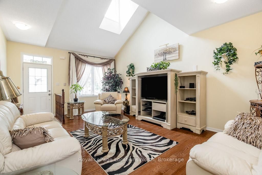 22 Berkshire Avenue • Wasaga Beach, ON photo 8