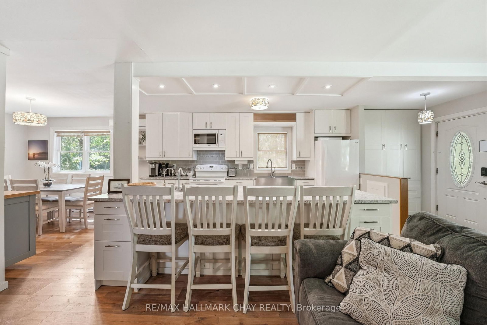 43 FOURTH Street • Tiny, ON photo 10