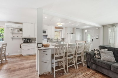 43 FOURTH Street • Tiny, ON photo 6