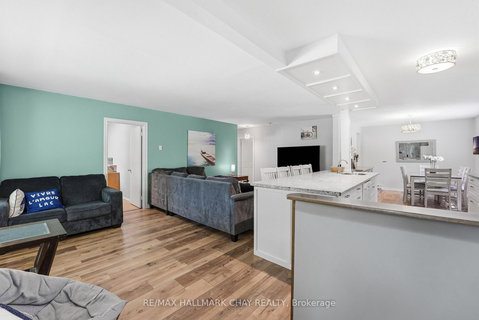 43 FOURTH Street • Tiny, ON photo 7