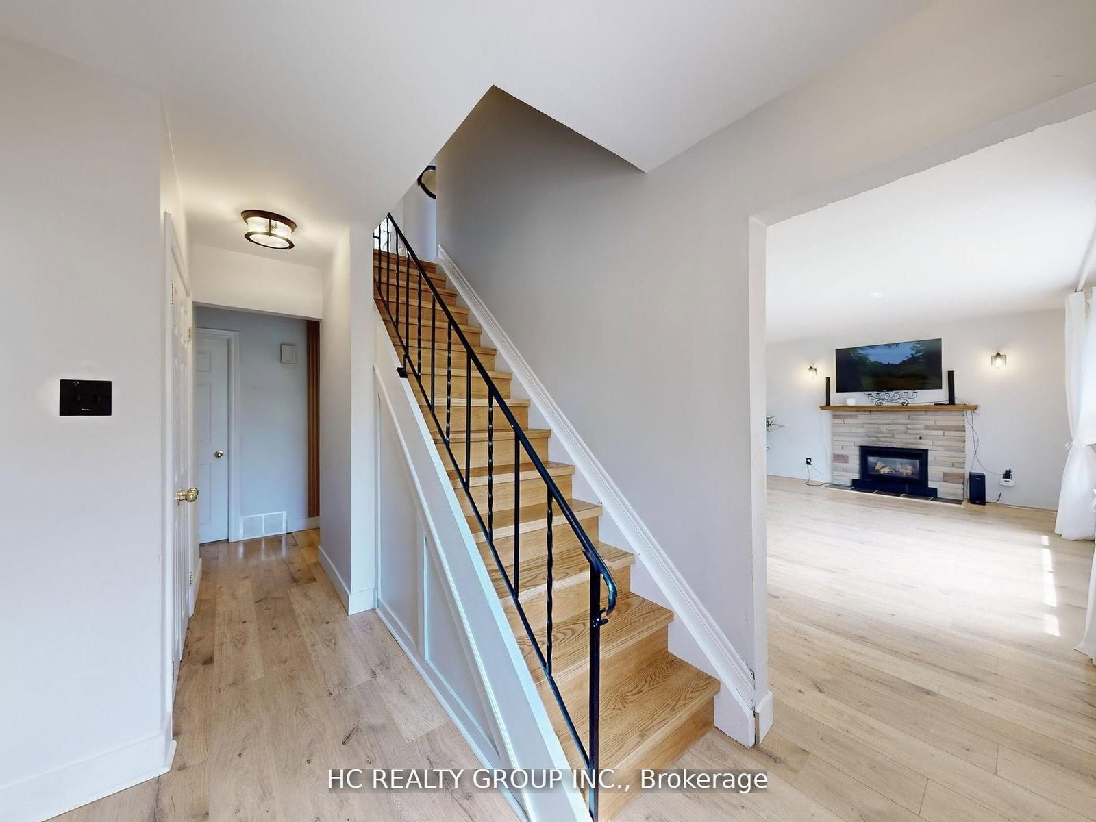 Wellington, Barrie photo 11