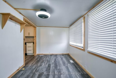 11 Ryan's Road • Midland, ON photo 5