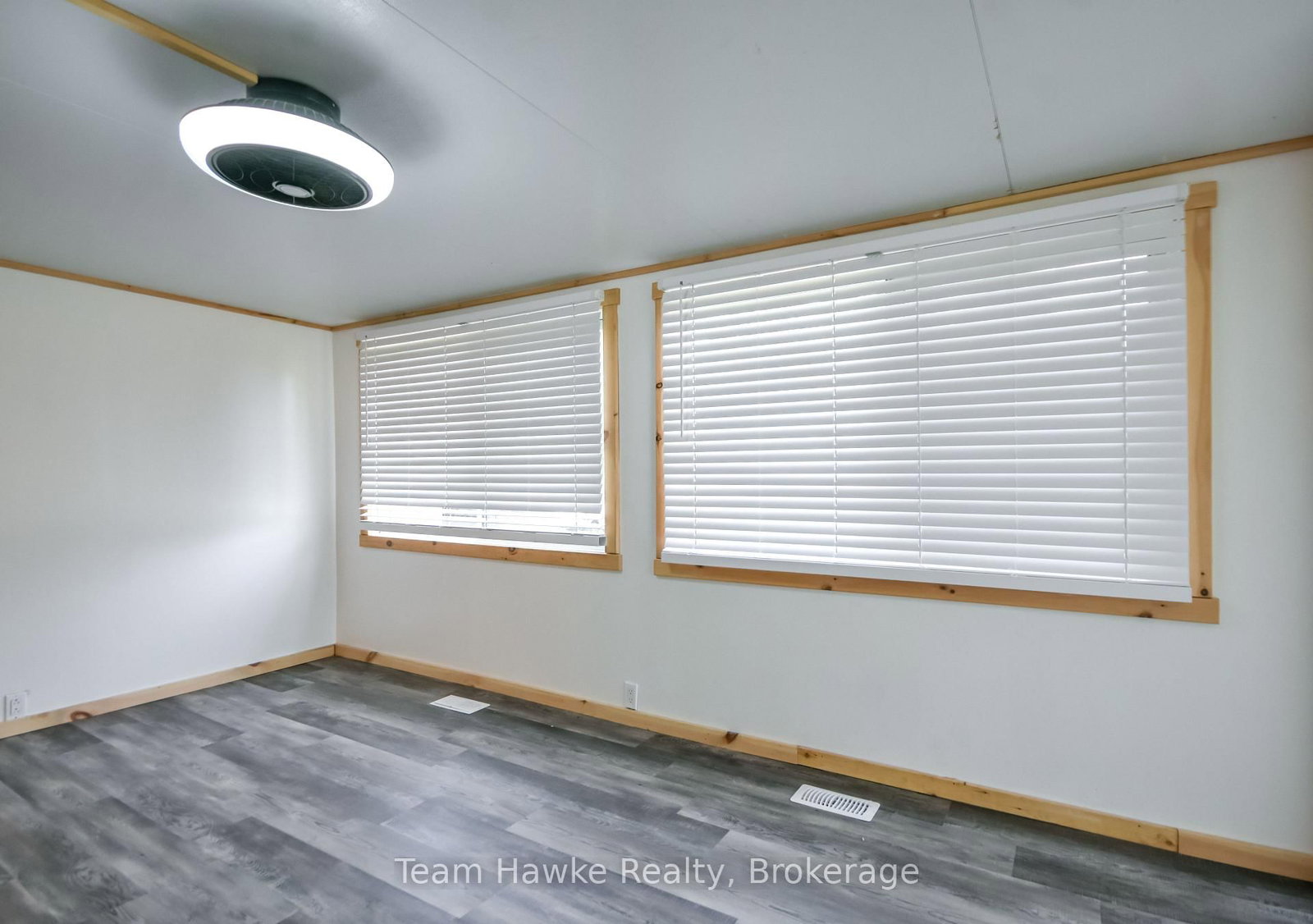 11 Ryan's Road • Midland, ON photo 8