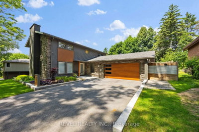 Detached House for sale at 10 Shoreview Drive, Barrie, Ontario, L4M 1G1 - North Shore - MLS: S13760956