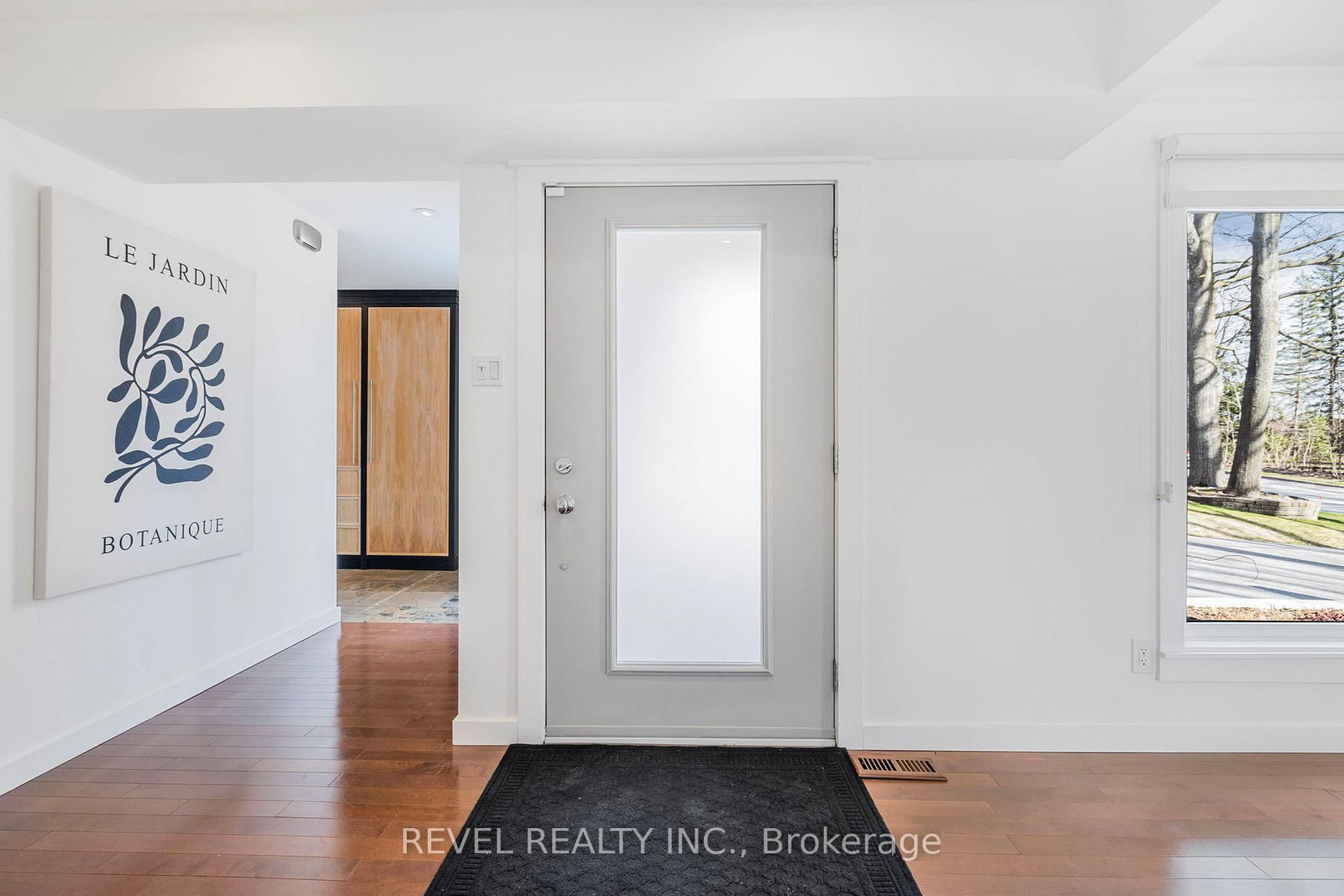 10 Shoreview Drive • Barrie, ON photo 4