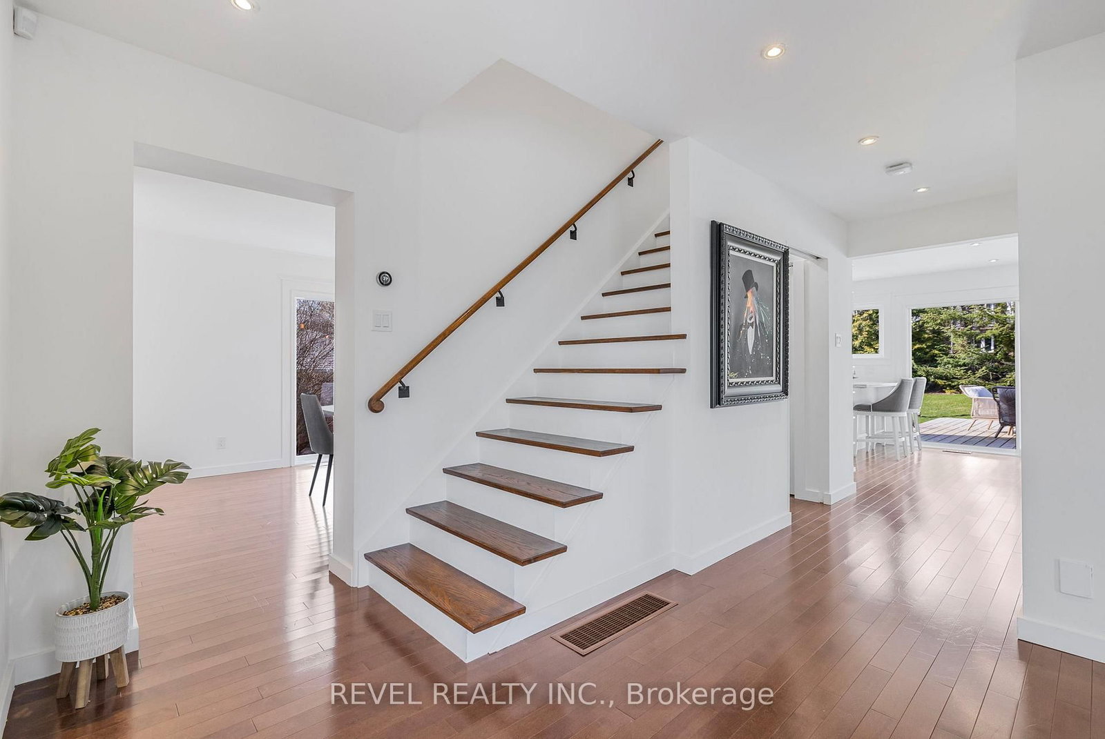 10 Shoreview Drive • Barrie, ON photo 5