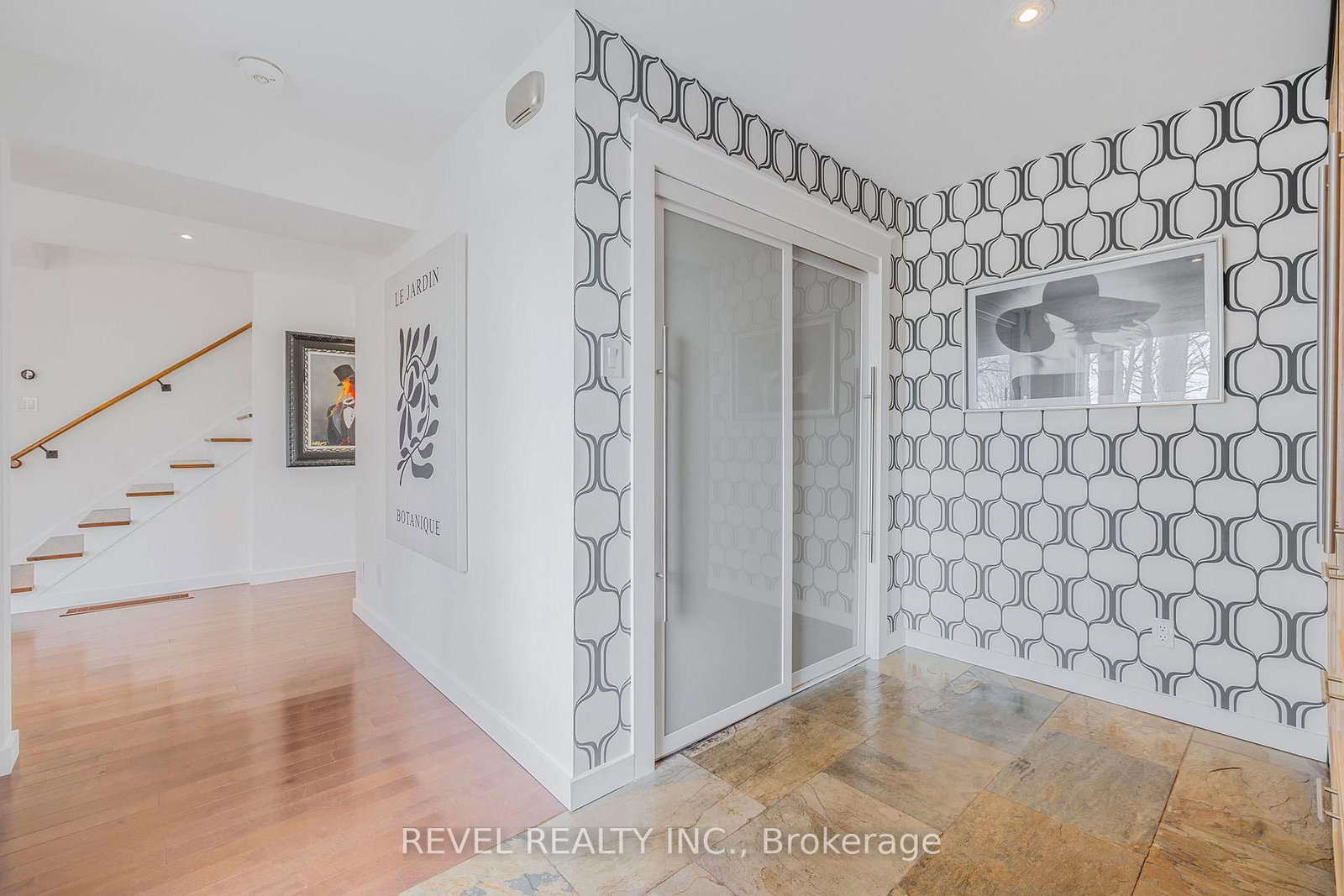 10 Shoreview Drive • Barrie, ON photo 6