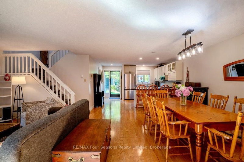158 Escarpment Crescent