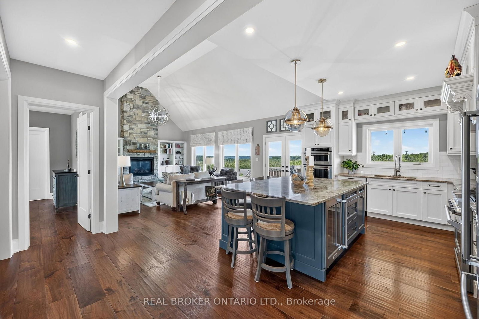 29 Thoroughbred Drive • Oro-Medonte, ON photo 8