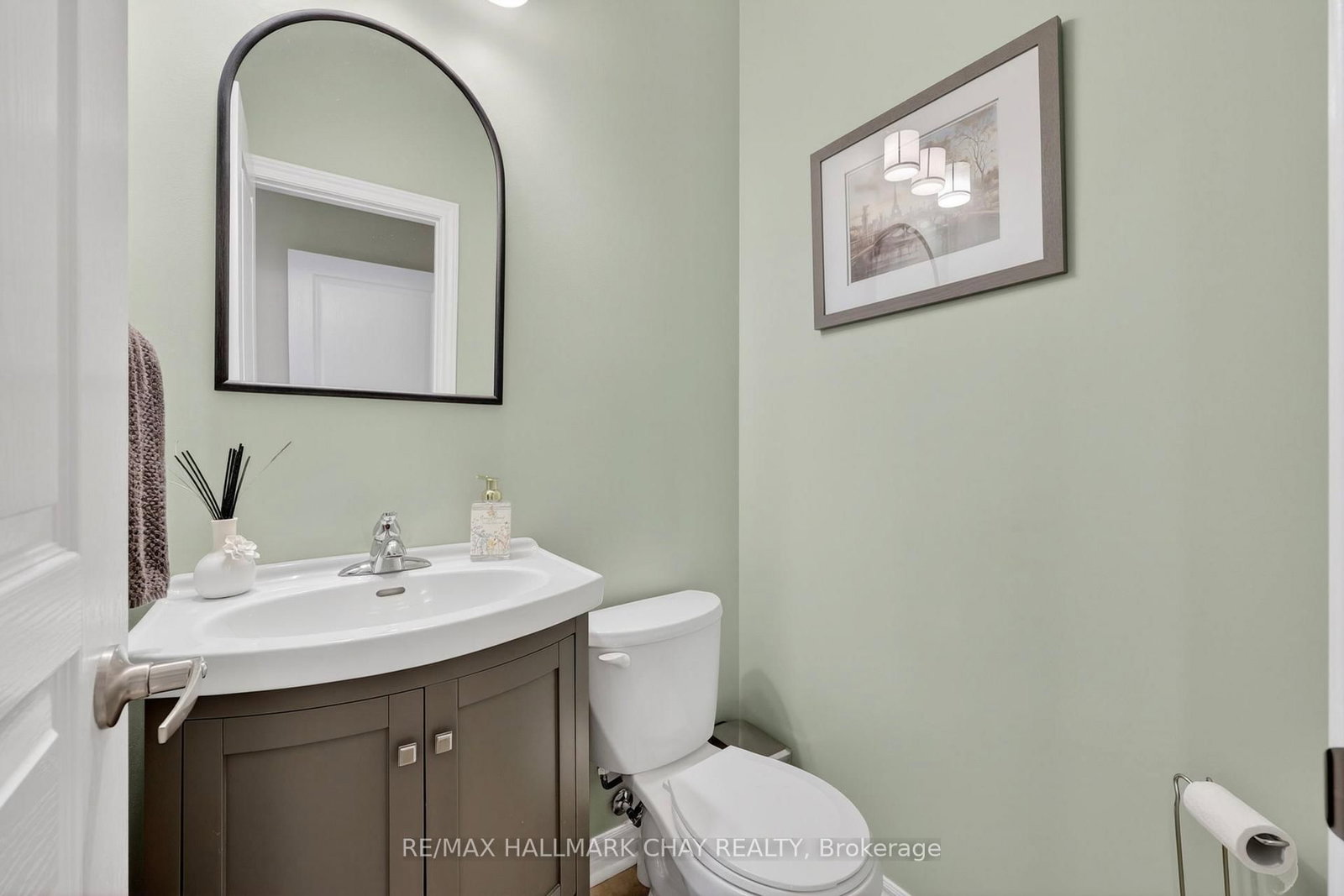 12 Orleans Avenue • Barrie, ON photo 19