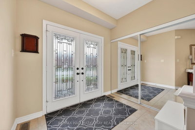 12 Orleans Avenue • Barrie, ON photo 4