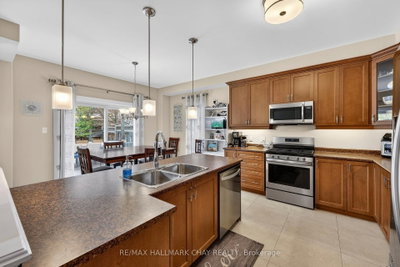12 Orleans Avenue • Barrie, ON photo 5