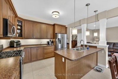 12 Orleans Avenue • Barrie, ON photo 6