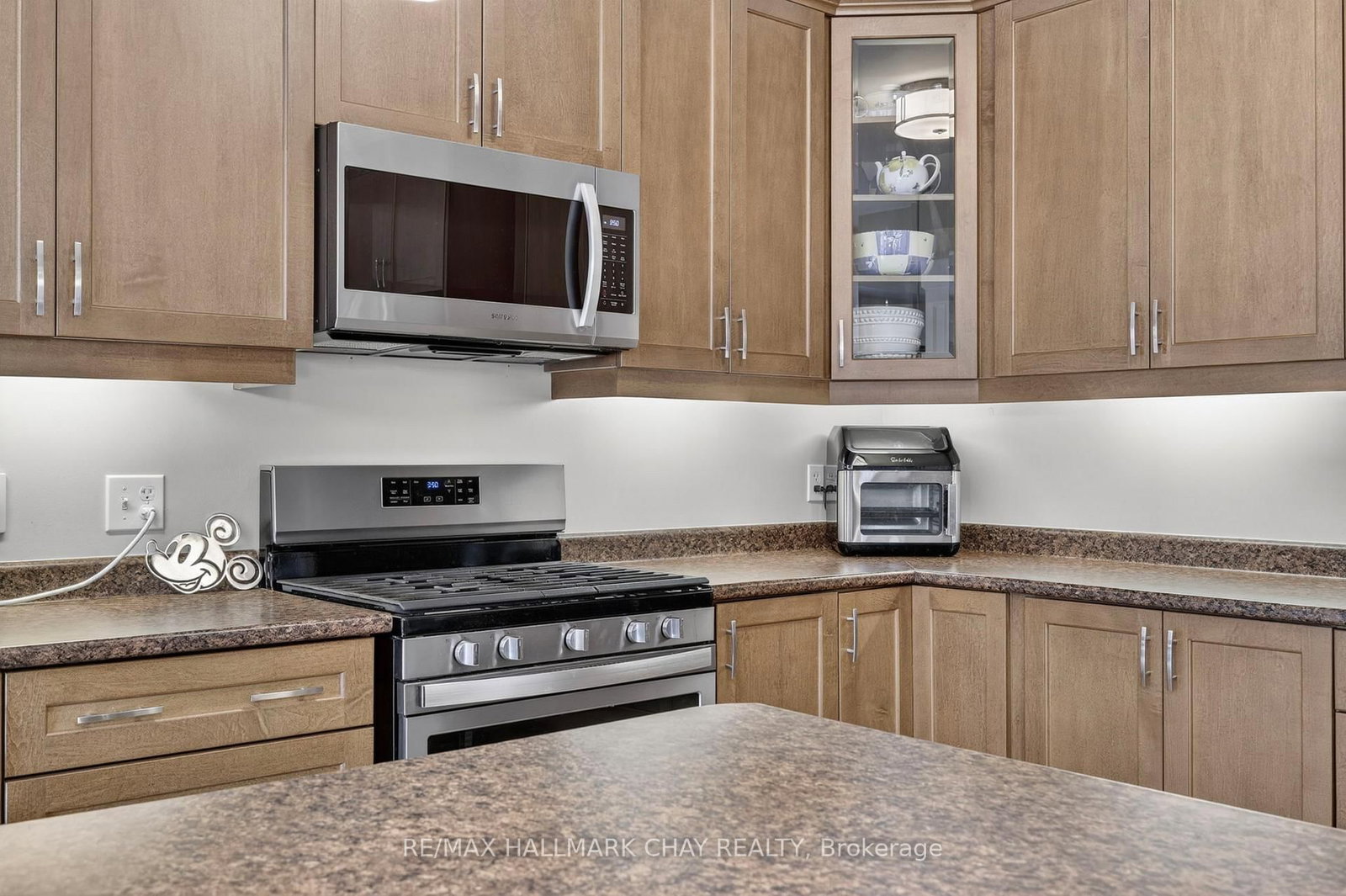 12 Orleans Avenue • Barrie, ON photo 8