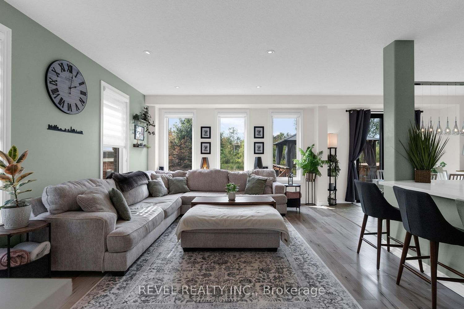 44 Graihawk Drive • Barrie, ON photo 6