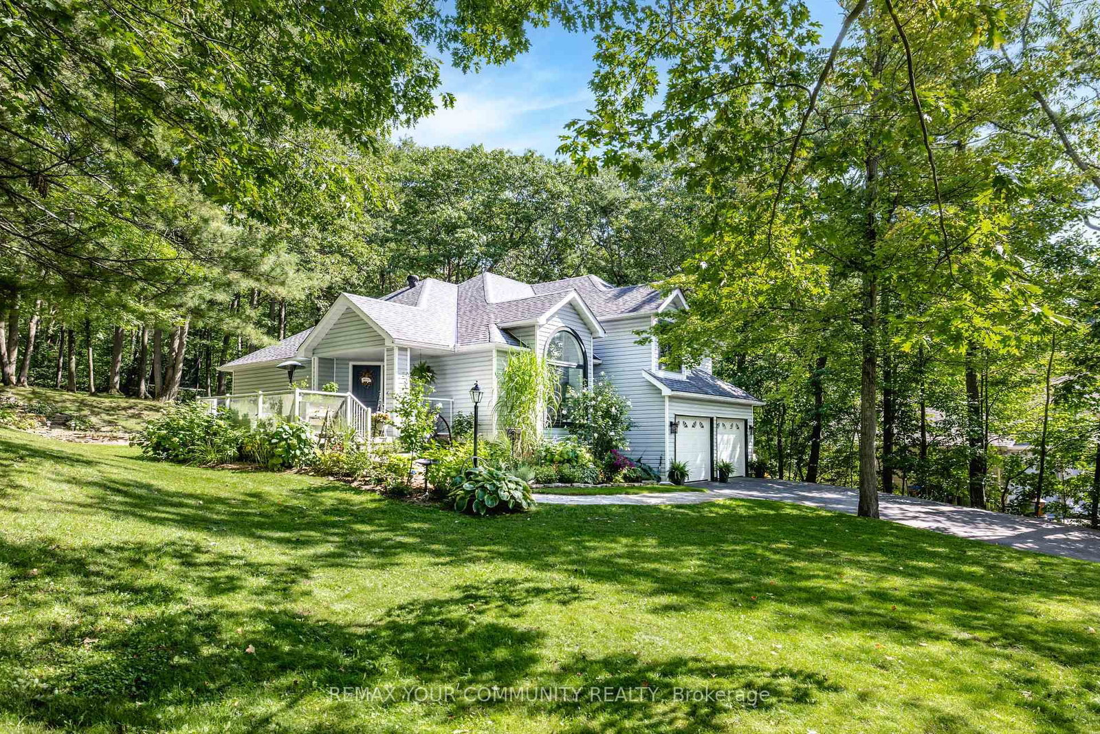 321 Miller Drive • Barrie, ON photo 4