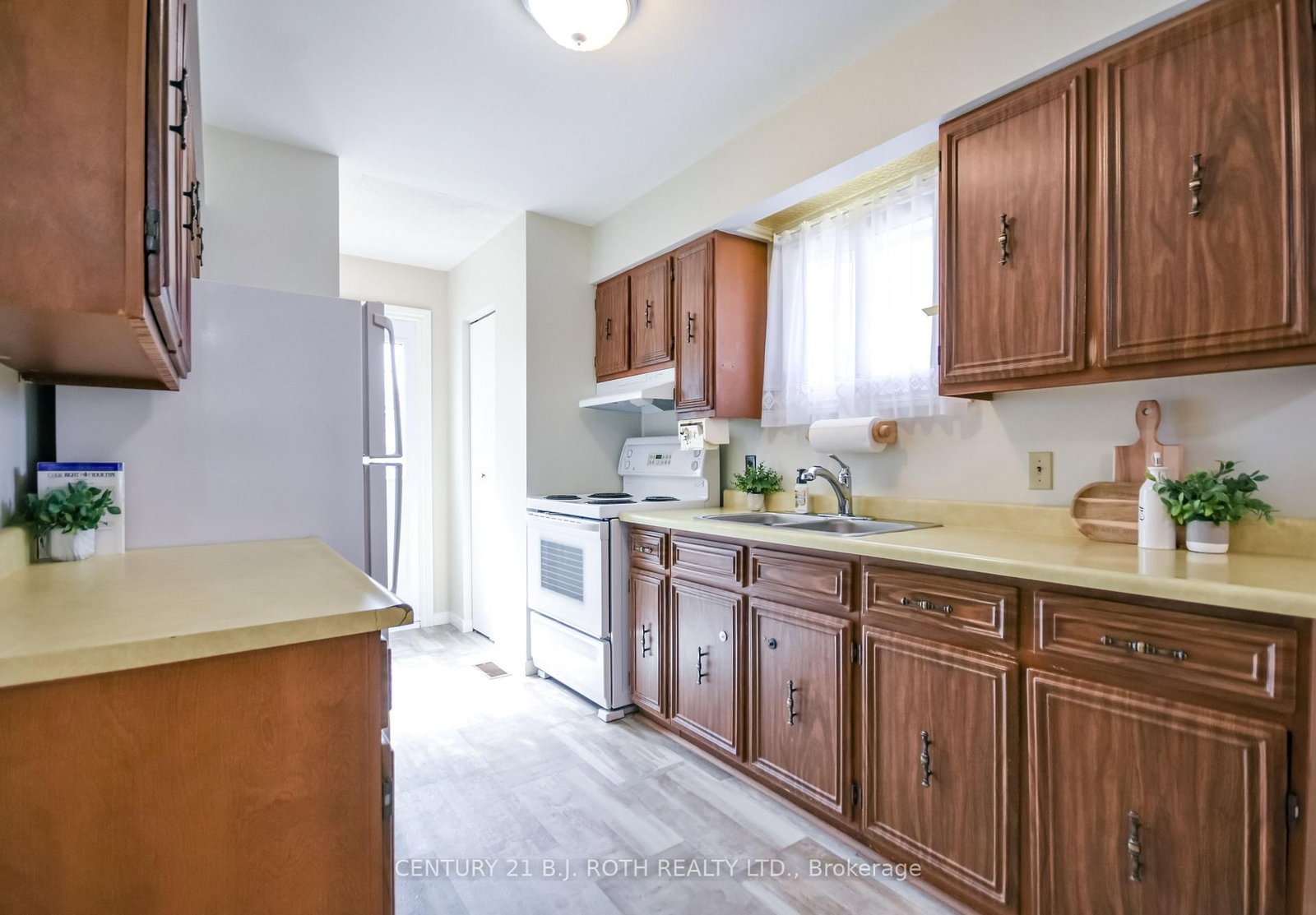 380 Mary Street • Orillia, ON photo 8