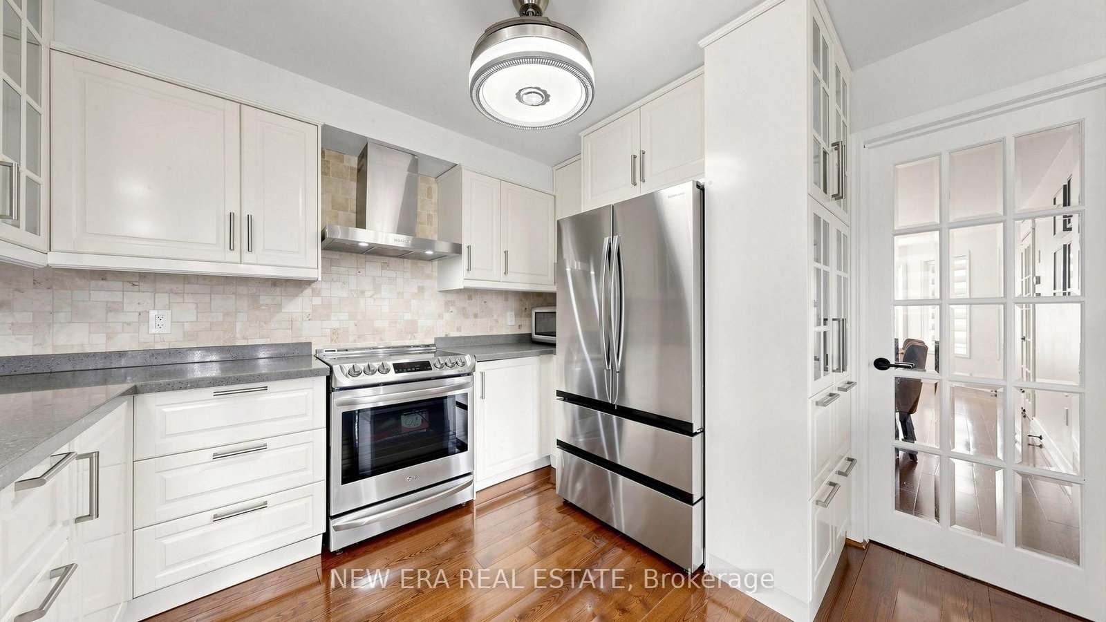 30 Harrogate Court • Barrie, ON photo 10