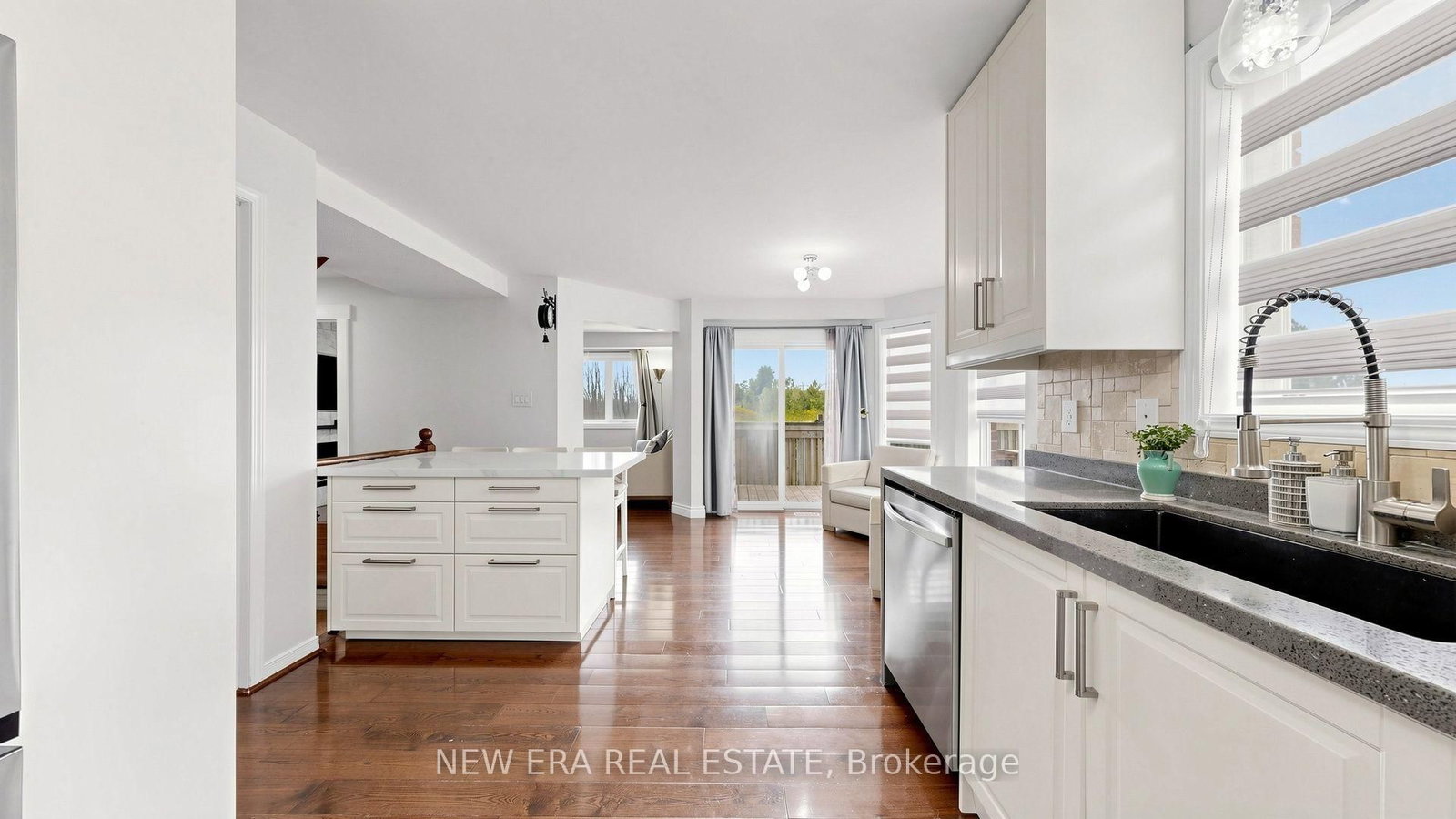 30 Harrogate Court • Barrie, ON photo 12