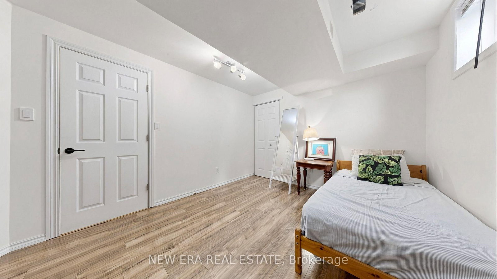 30 Harrogate Court • Barrie, ON photo 29