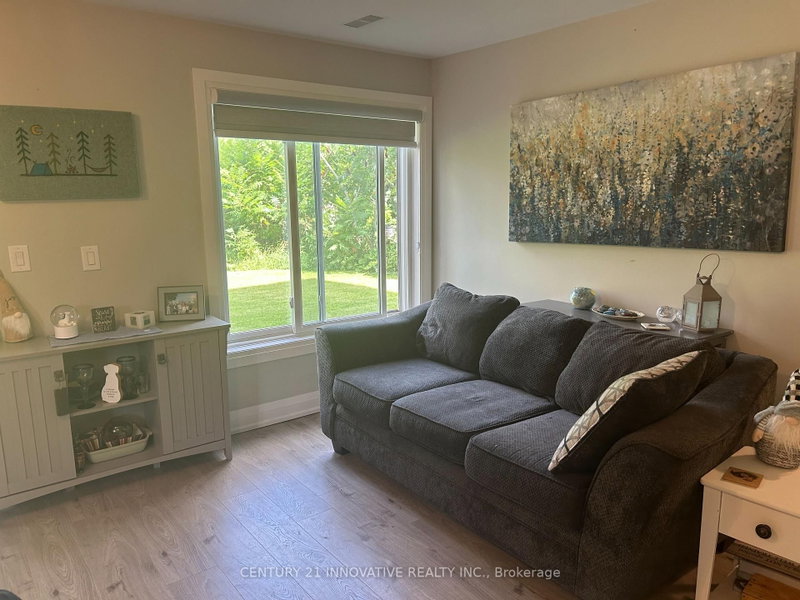 Lower - 100 Simcoe Road S