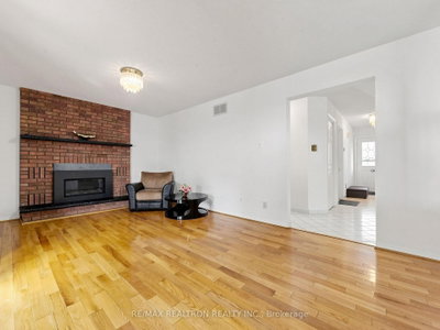 101 Chieftain Crescent • Barrie, ON photo 4