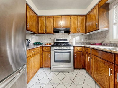 101 Chieftain Crescent • Barrie, ON photo 9