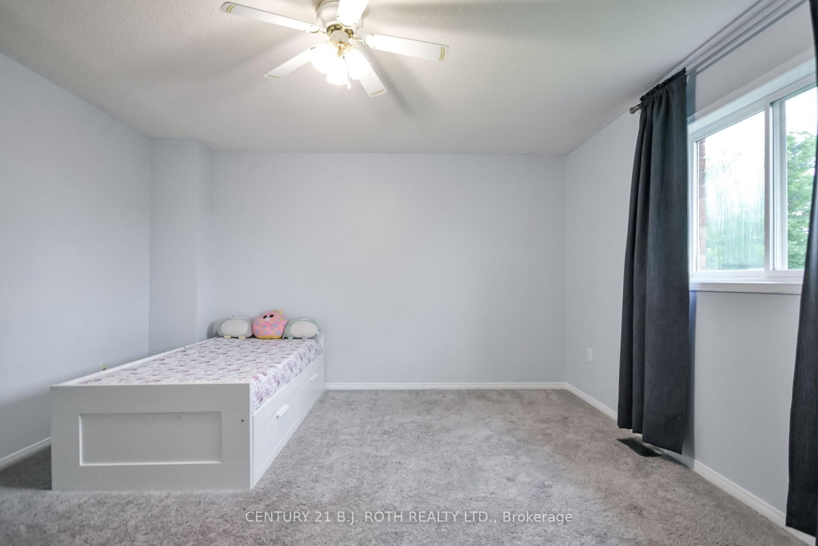 17 CROMPTON Drive • Barrie, ON photo 19