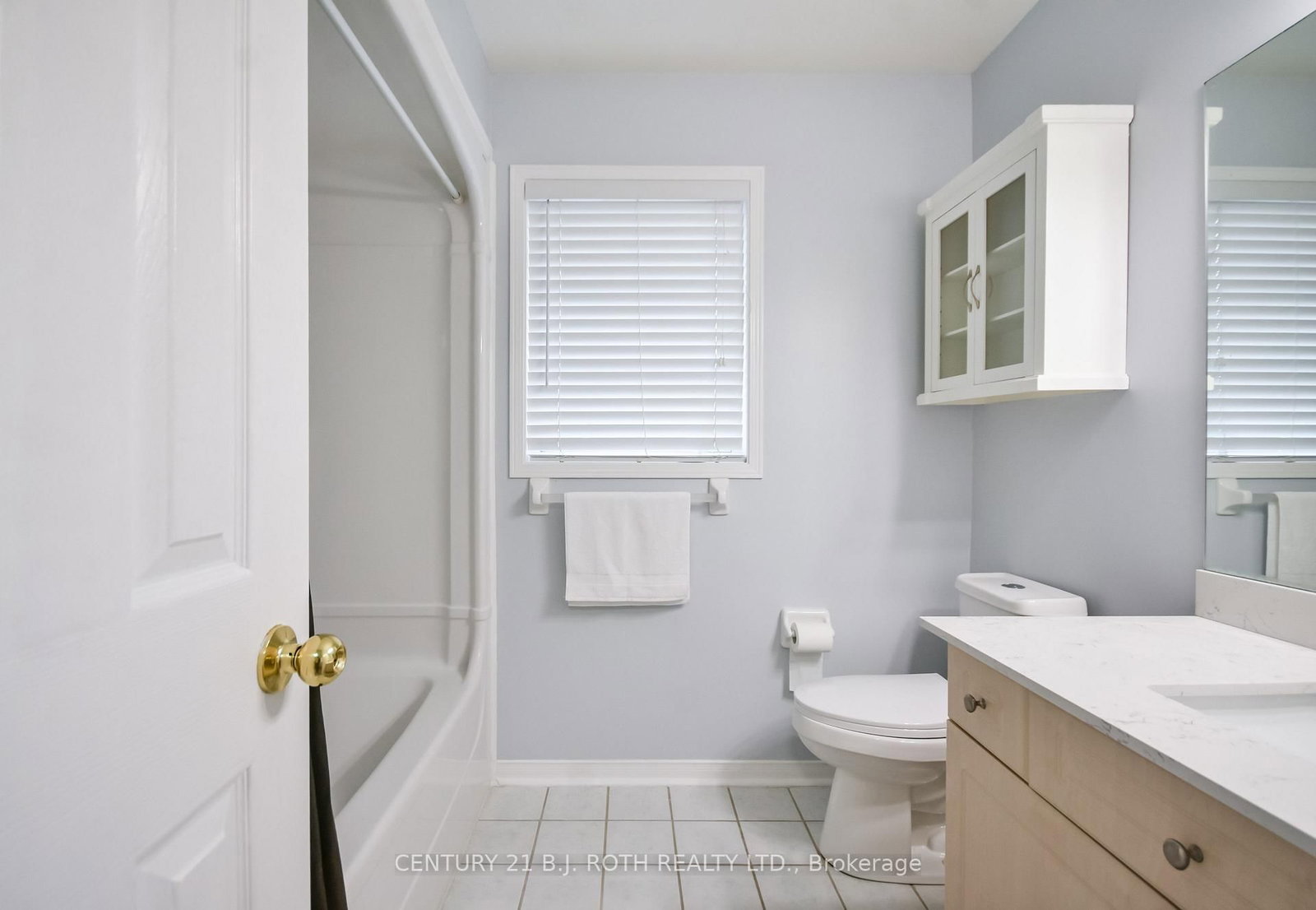 17 CROMPTON Drive • Barrie, ON photo 25