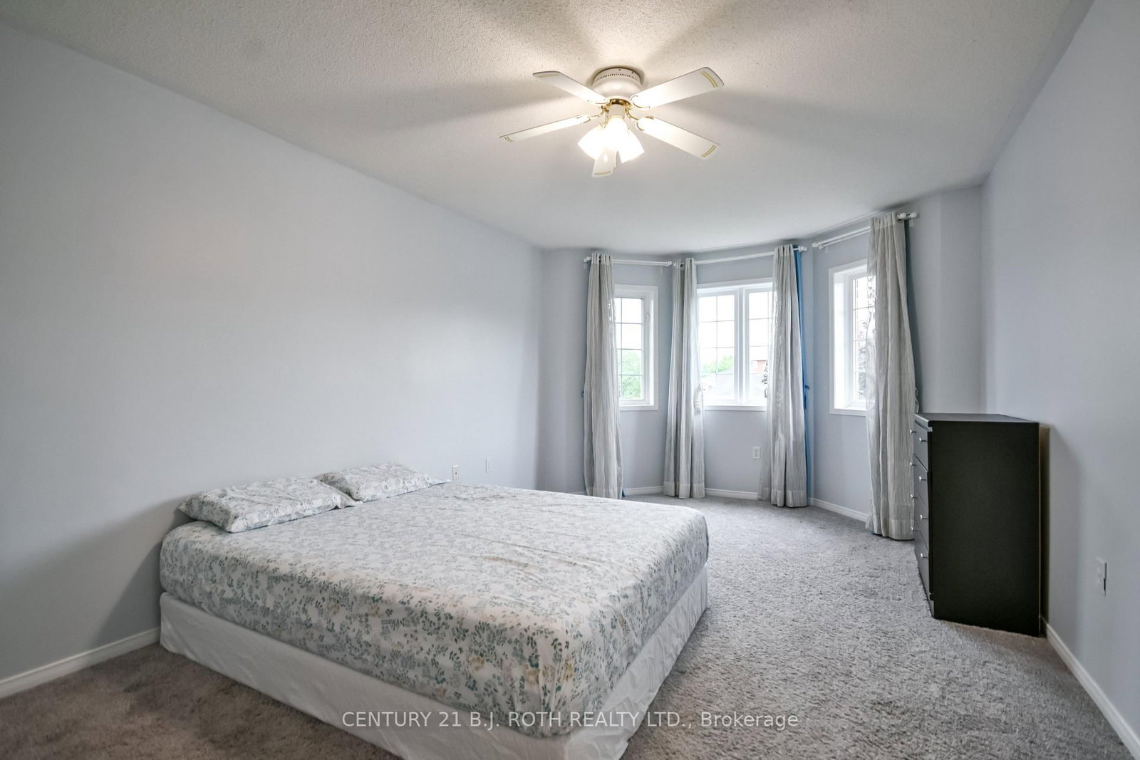 17 CROMPTON Drive • Barrie, ON photo 26