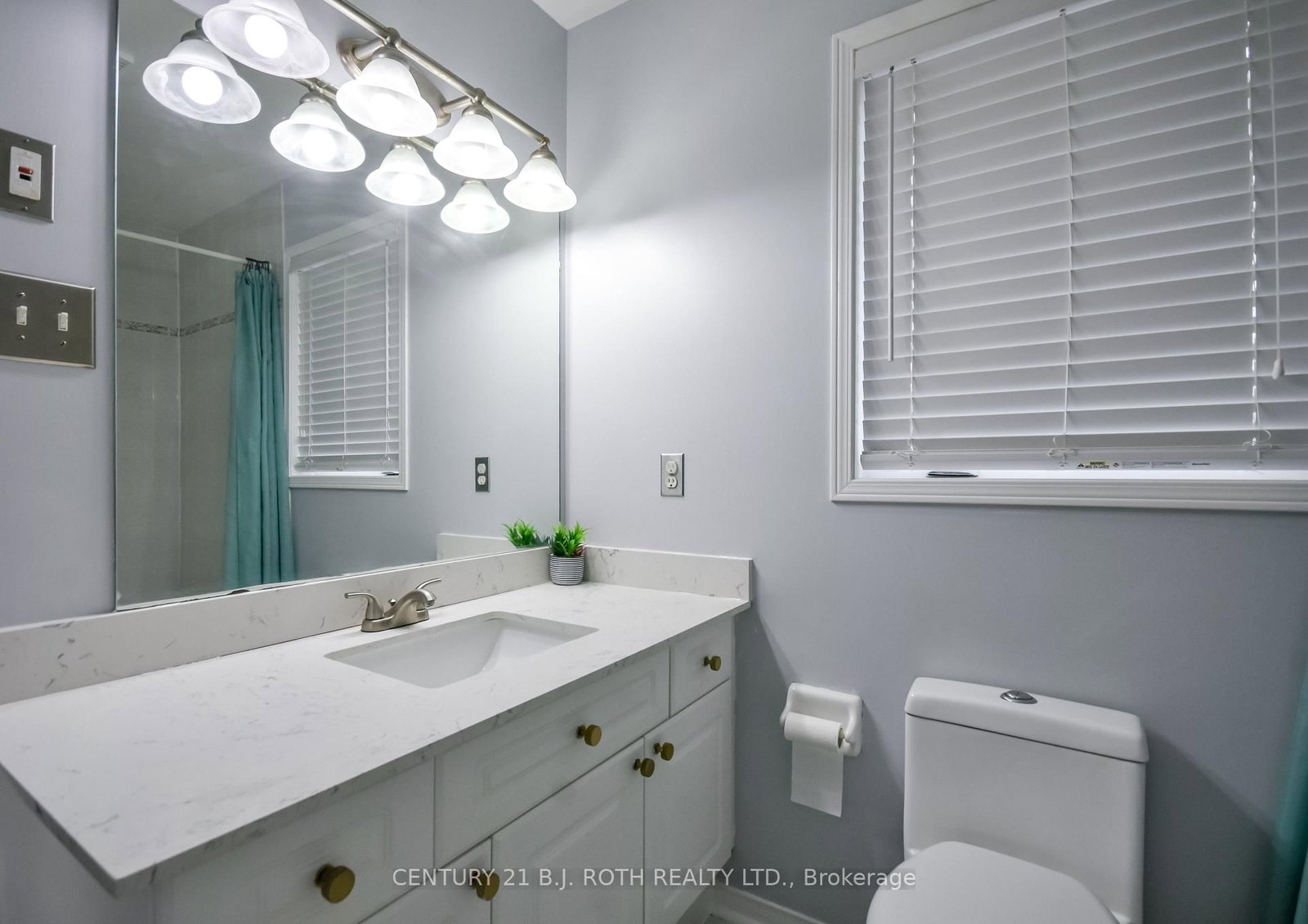 17 CROMPTON Drive • Barrie, ON photo 29