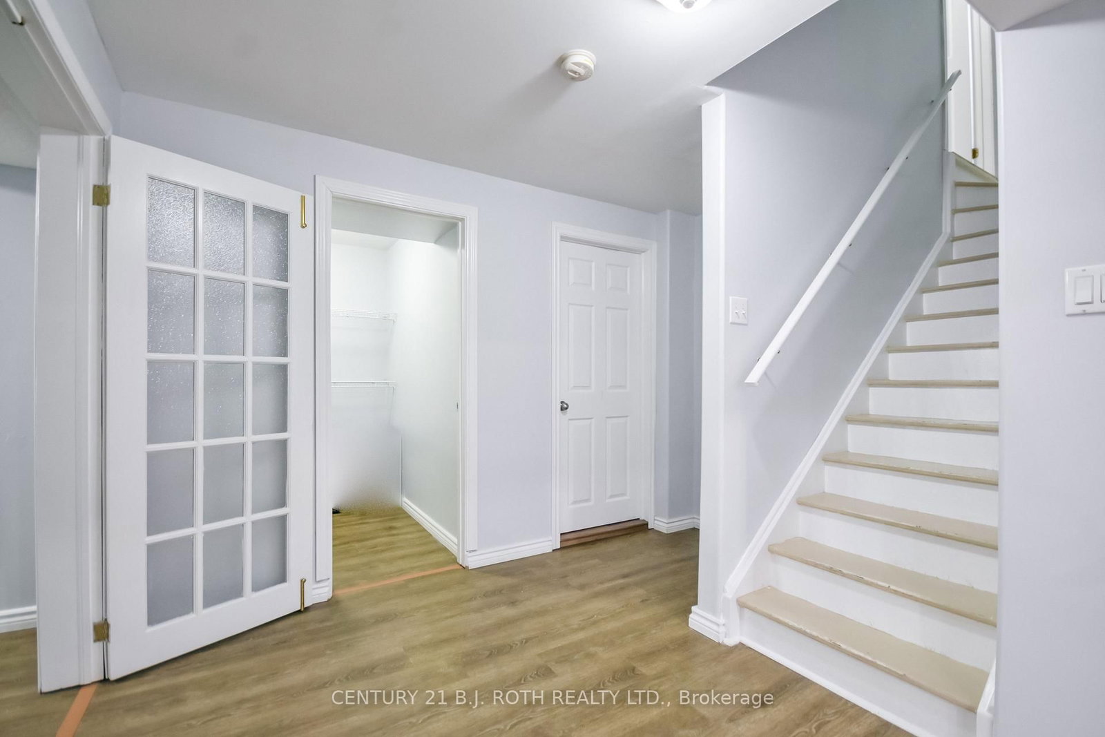 17 CROMPTON Drive • Barrie, ON photo 31