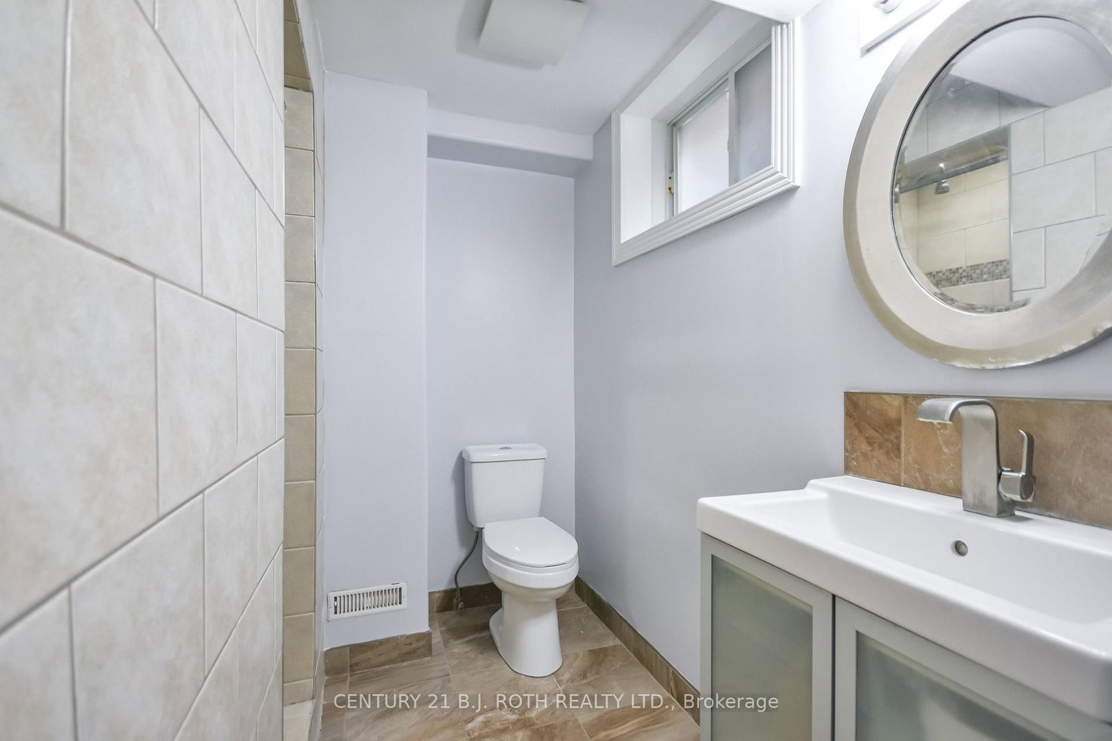 17 CROMPTON Drive • Barrie, ON photo 38