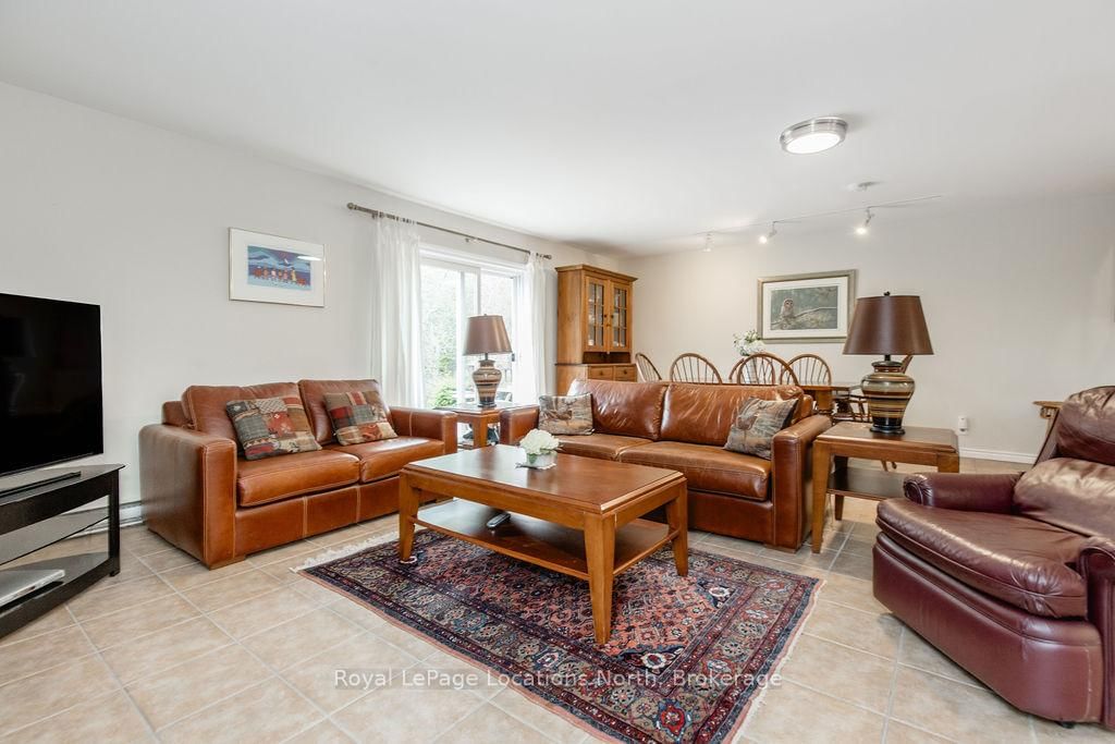 112 Escarpment Crescent • Collingwood, ON photo 11