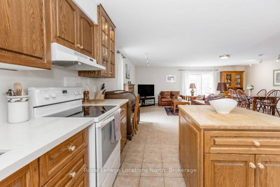 112 Escarpment Crescent • Collingwood, ON photo 6