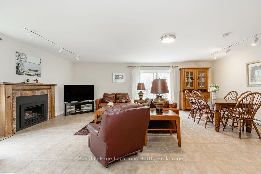 112 Escarpment Crescent • Collingwood, ON photo 8