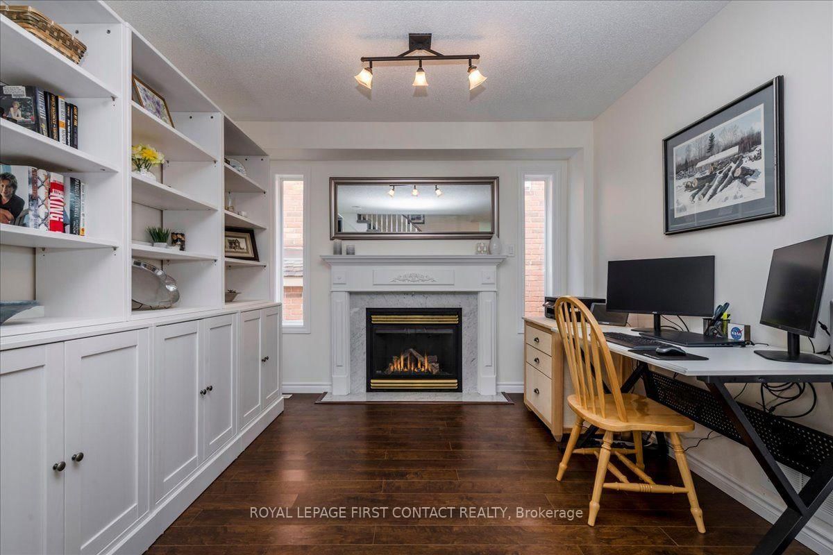 15 Sherwood Court • Barrie, ON photo 13