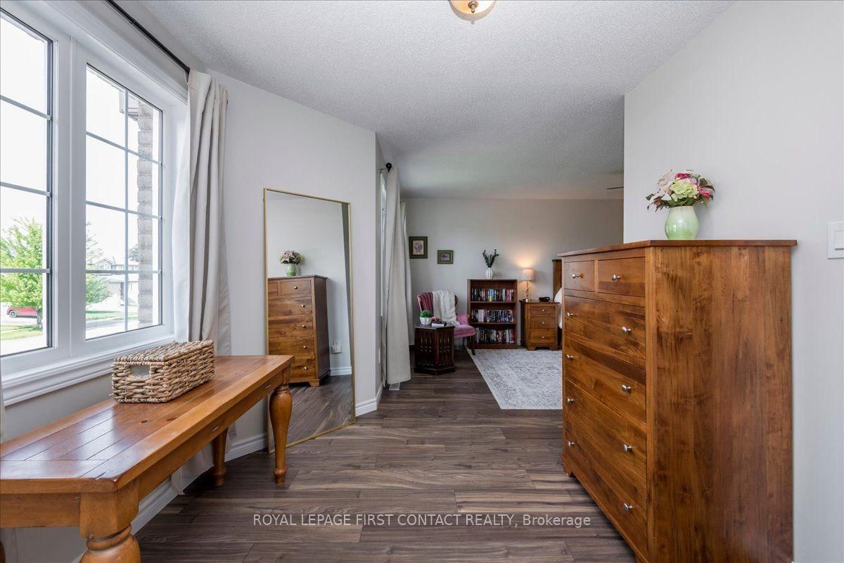 15 Sherwood Court • Barrie, ON photo 17