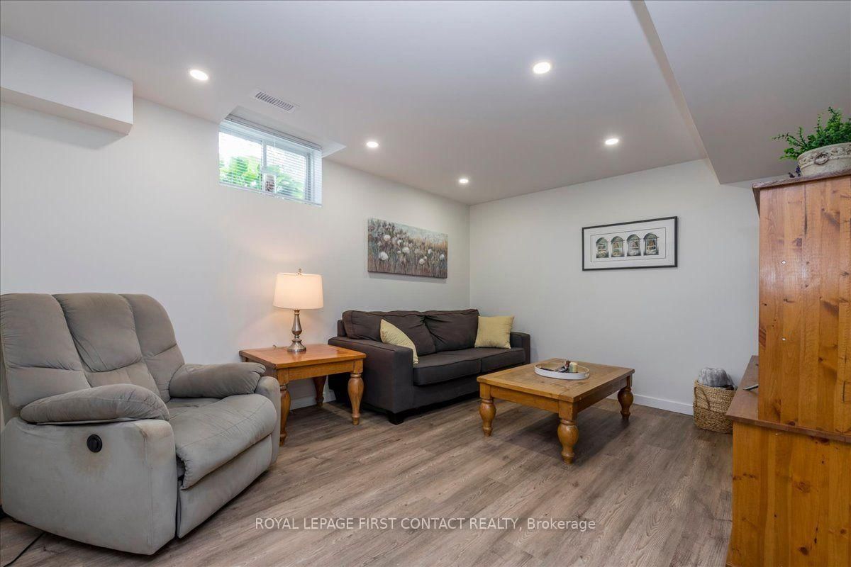 15 Sherwood Court • Barrie, ON photo 25