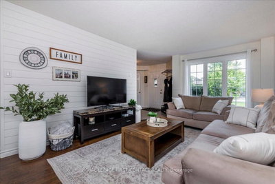 15 Sherwood Court • Barrie, ON photo 4