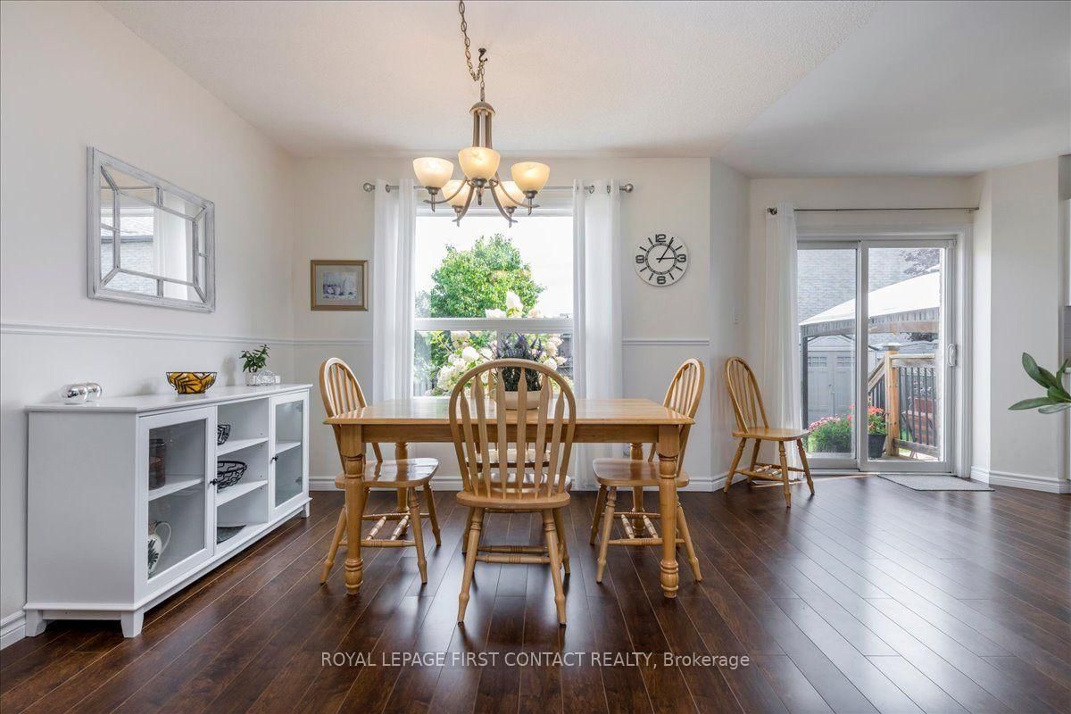 15 Sherwood Court • Barrie, ON photo 8