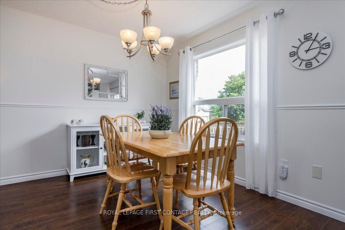 15 Sherwood Court • Barrie, ON photo 9